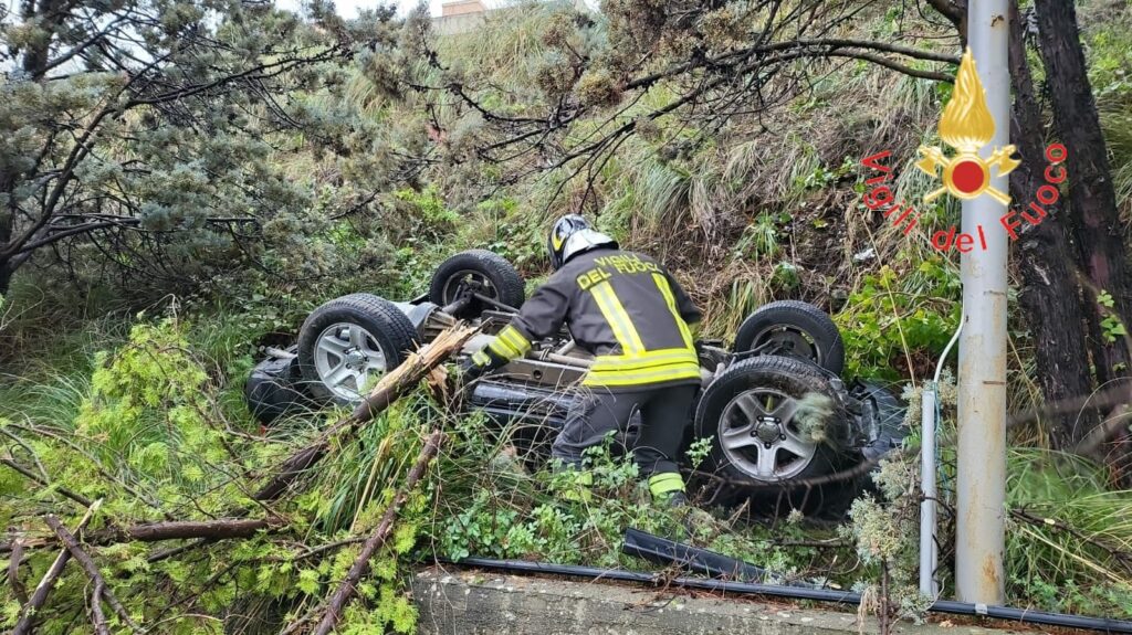 Romanengo morto Cristiano Schiavini muore in un tragico incidente a Romanengo: auto fuori strada finisce in un canale