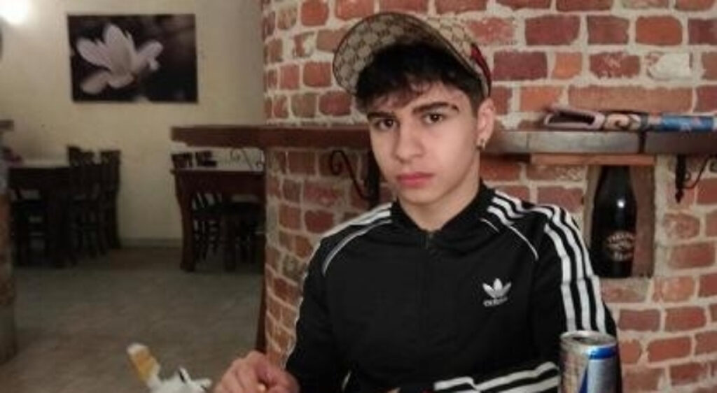 Lorenzo Notario, il ragazzo trovato morto nella sua stanza a Roma