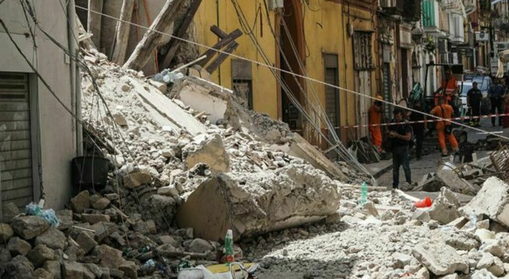 Crollo a Carmiano, operai feriti: l’intervento dei soccorsi