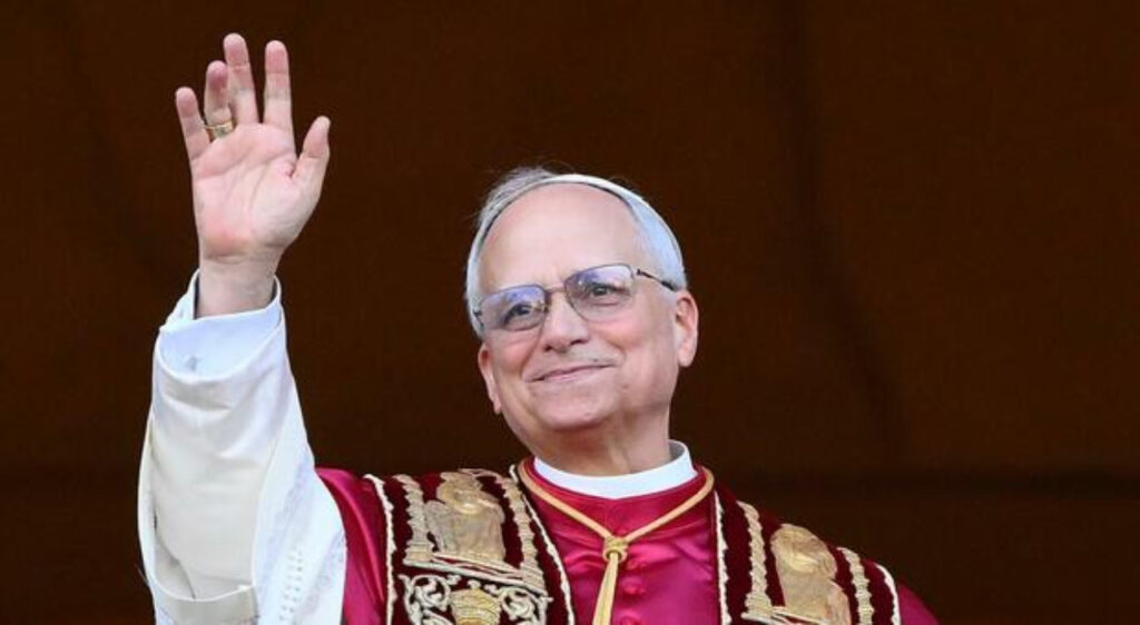 Papa Leone XIV durante l’intervista inedita prima del conclave