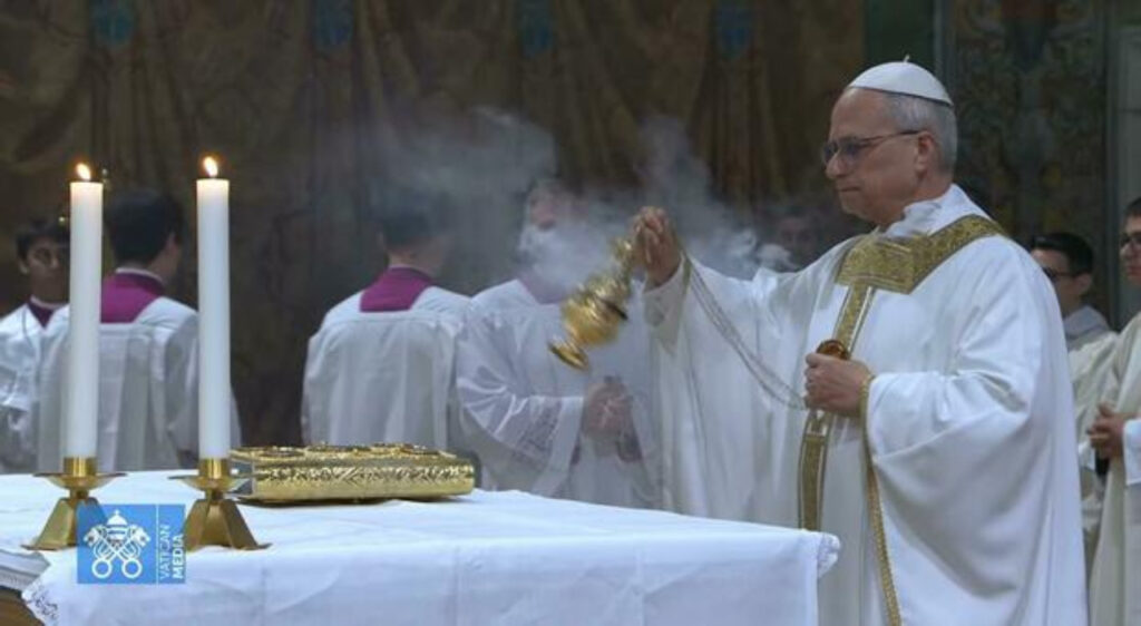 Papa Leone XIV celebra la sua prima messa in Cappella Sistina