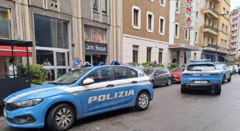Polizia davanti all’hotel Berna a Milano dopo accoltellamento