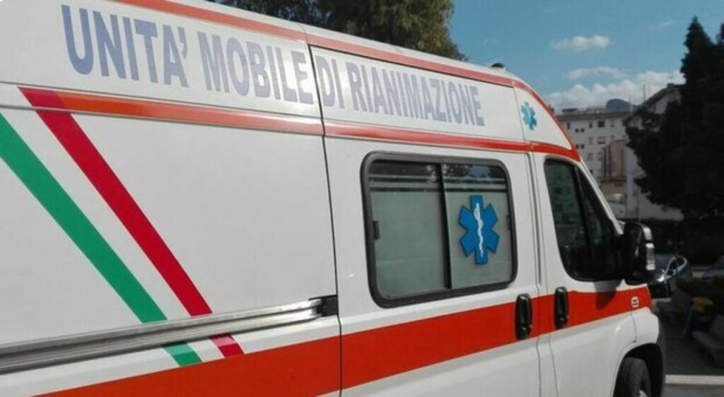 Sparatoria Roma, auto crivellata di colpo