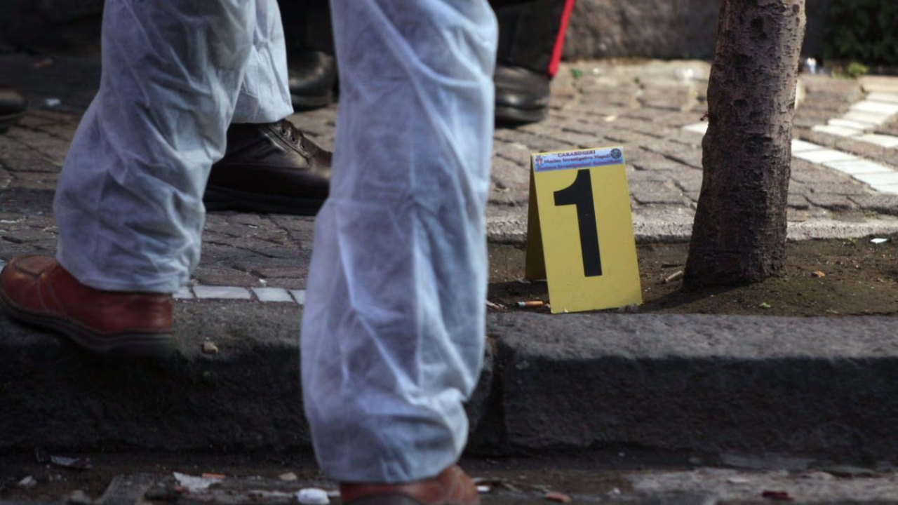 Afragola uomo ucciso colpi pistola corso Italia