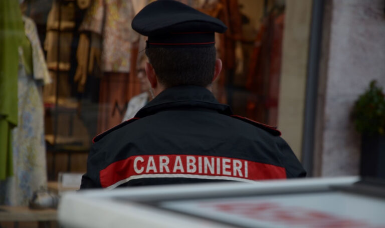 Angera, tragedia in ospedale: uccide la moglie ricoverata con una pistola e poi si toglie la vita