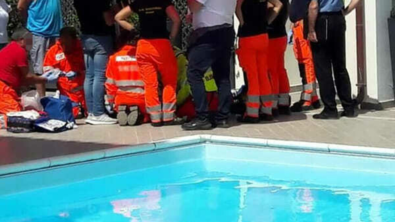 Morto in piscina a Ferrara