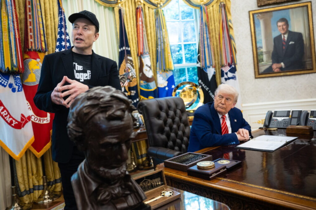 Donald Trump ed Elon Musk durante lo scontro politico-economico
