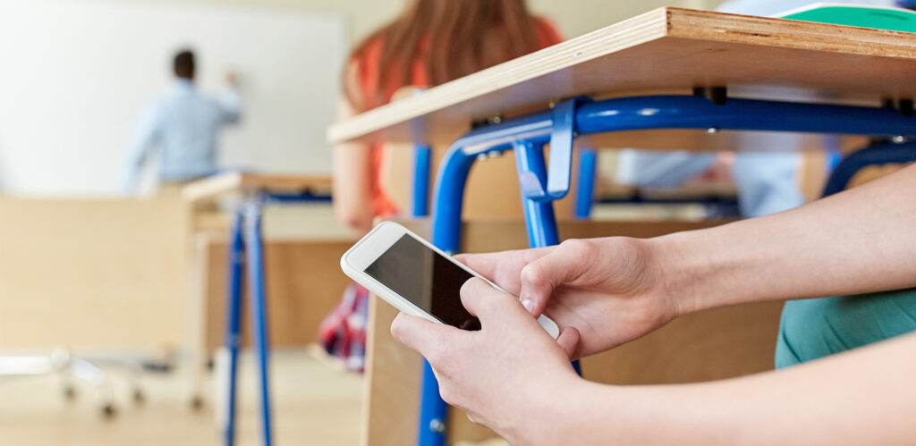 Divieto smartphone a scuola