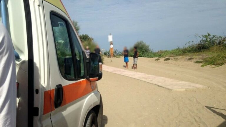 Tragedia a Montalto di Castro: 17enne muore dopo essere rimasto sepolto nella sabbia