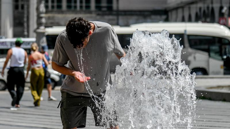 Caldo record in Italia: 20 città da bollino rosso. Allerta maltempo nel weekend