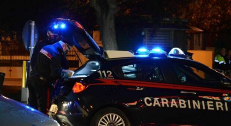 Macherio, strangola la ex moglie in strada, i figli della donna danno l'allarme