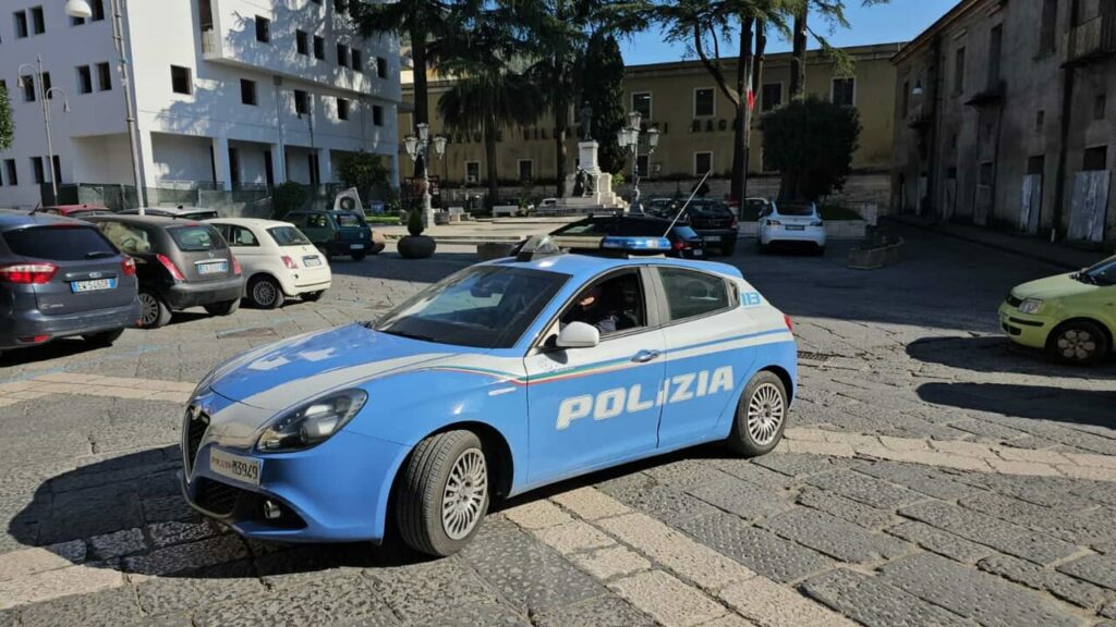 Accoltella il fidanzato per gelosia a Maddaloni