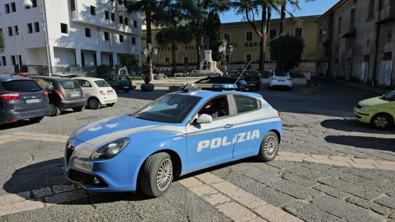 Accoltella il fidanzato per gelosia a Maddaloni