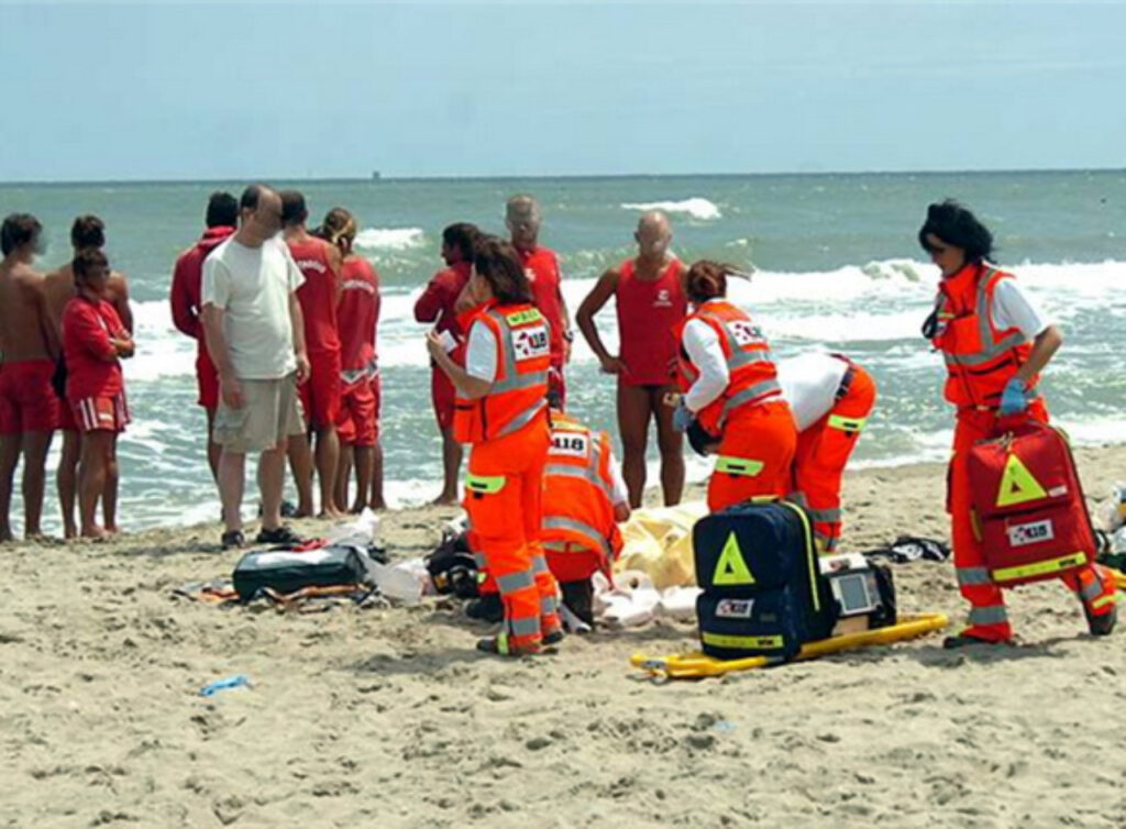 Ragazzina annega a Pescara sotto gli occhi degli amici