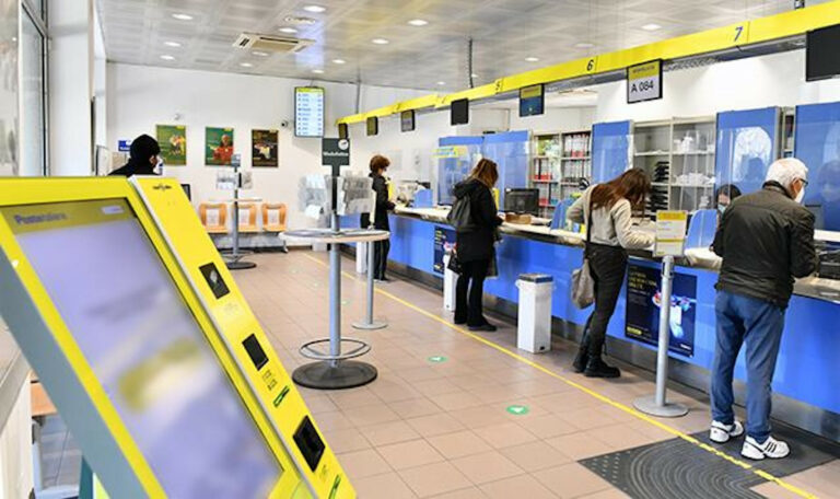 dipendente Poste ruba 12mila euro a clochard
