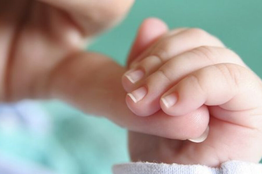 neonato muore dopo il parto a Locri