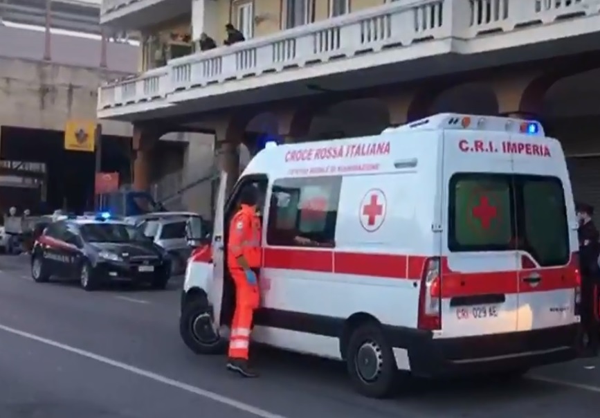 bambino cade dal balcone Imperia