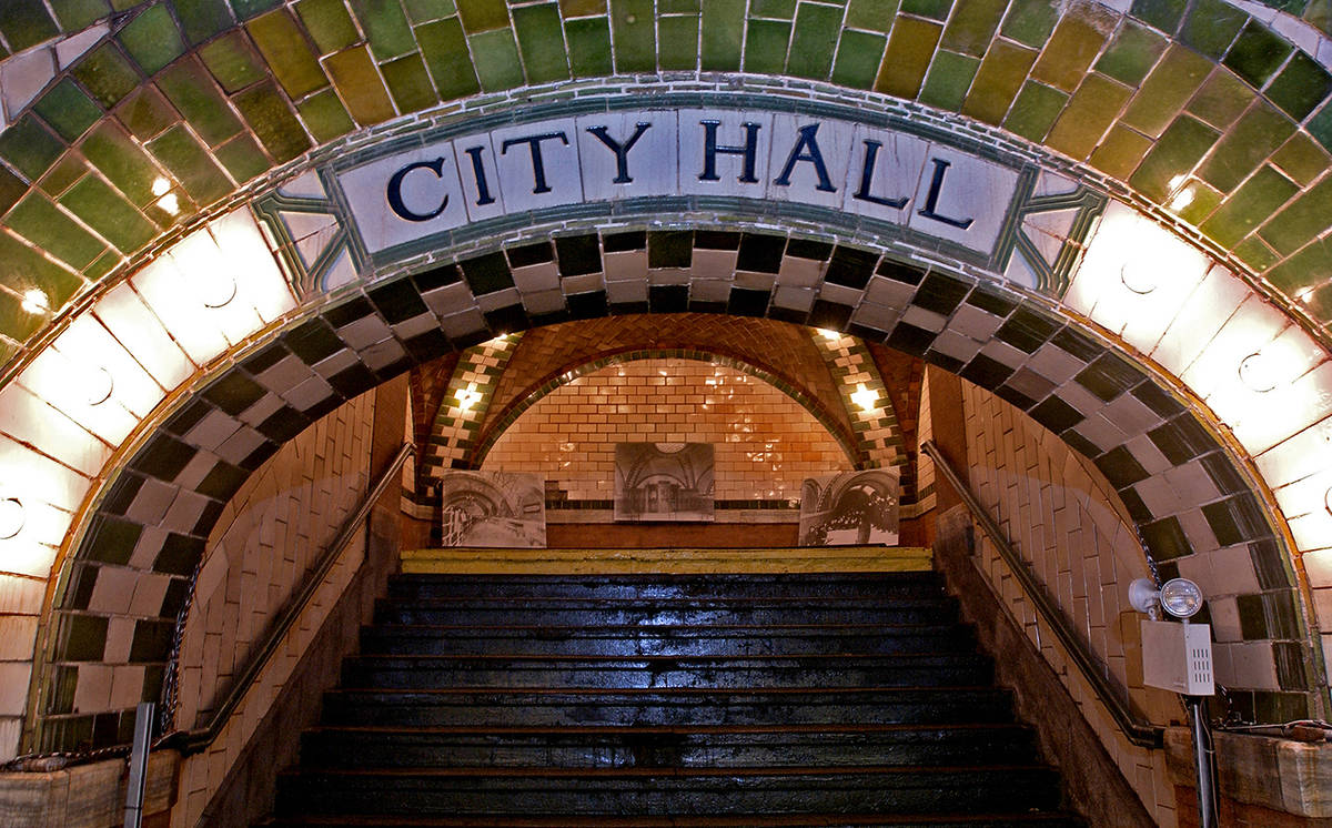 Interno della stazione fantasma City Hall a New York