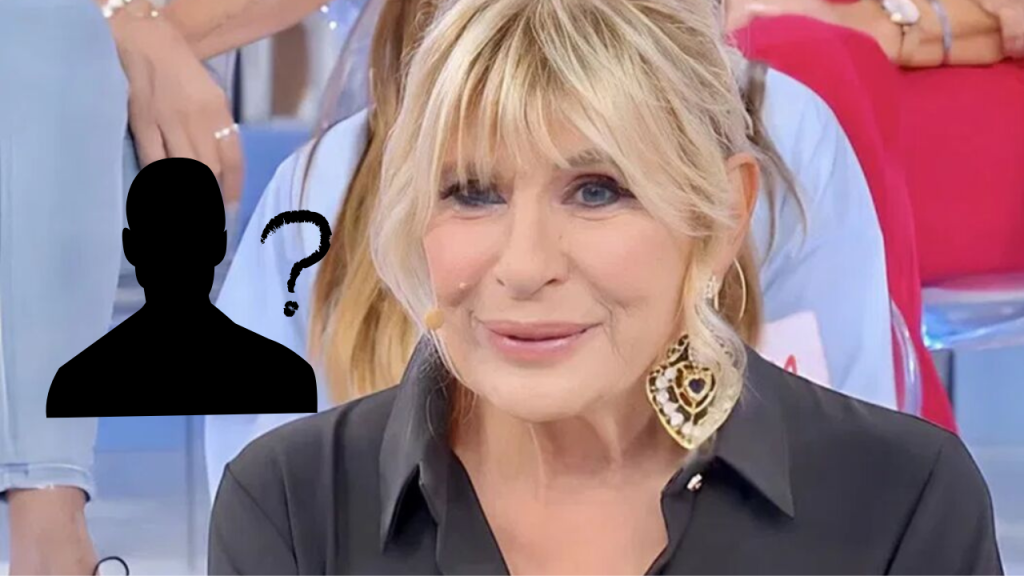 Gemma Galgani nello studio di Uomini e Donne che guarda verso un nuovo cavaliere