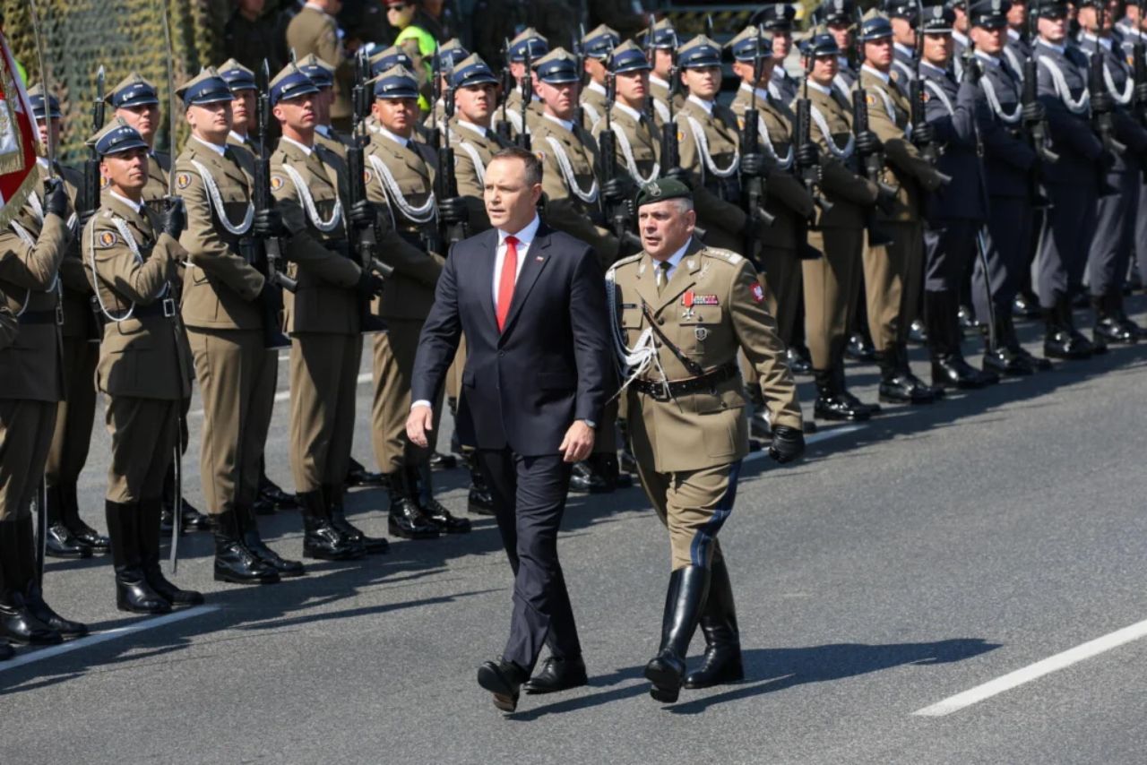 Guerra Ucraina Russia, la Polonia schiera 40mila soldati dopo lo sconfinamento dei droni russi