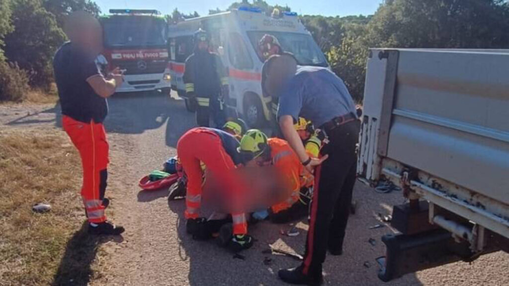 Incidente moto San Marco in Lamis, morto centauro 45enne dopo scontro con autocarro
