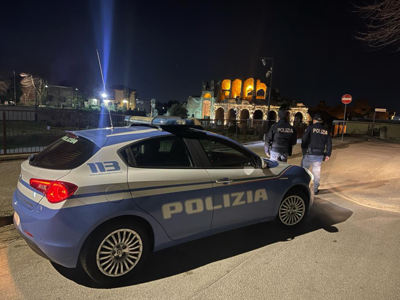Notte di sangue a Santa Maria Capua Vetere con rissa e spari dopo un incidente in via Caserta