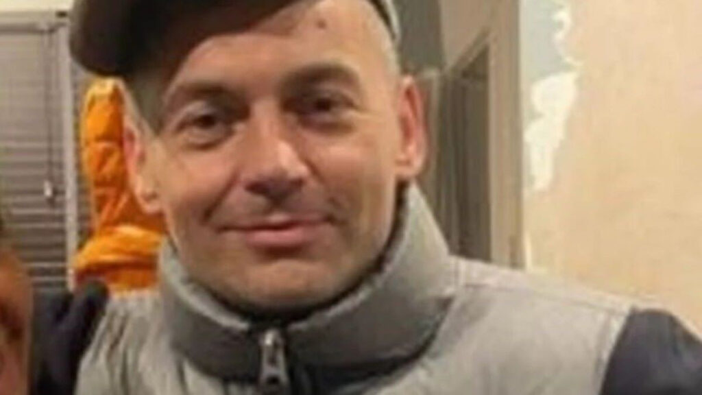 papà muore funerale figlio malore