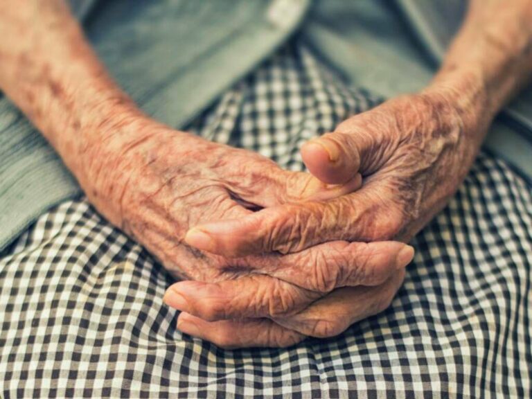 teneva madre morta casa per pensione