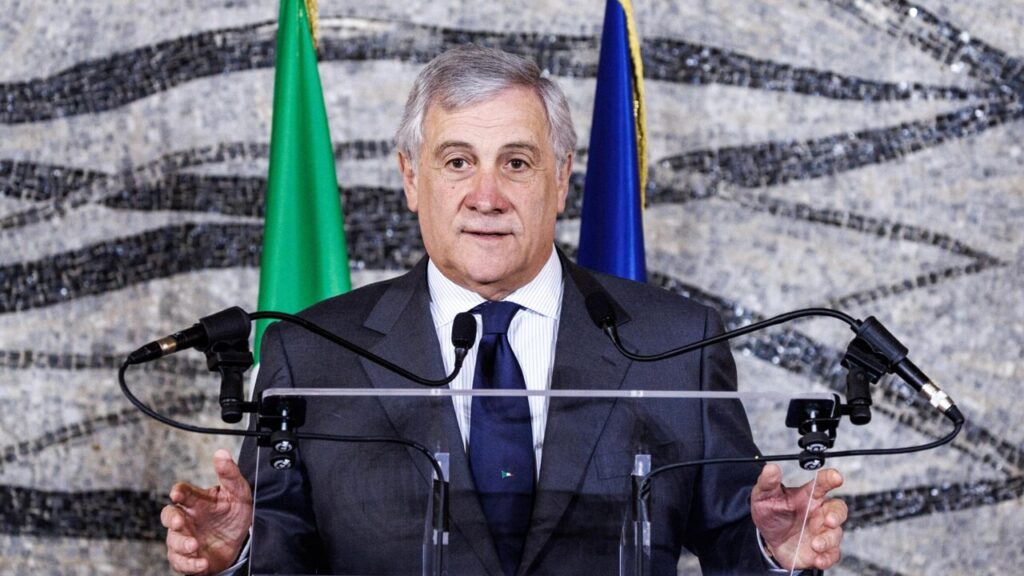 Regionali centrodestra Tajani, il leader di Forza Italia prende tempo sui candidati in Campania, Puglia e Veneto
