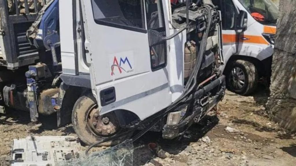 operai investiti camion Sinopoli